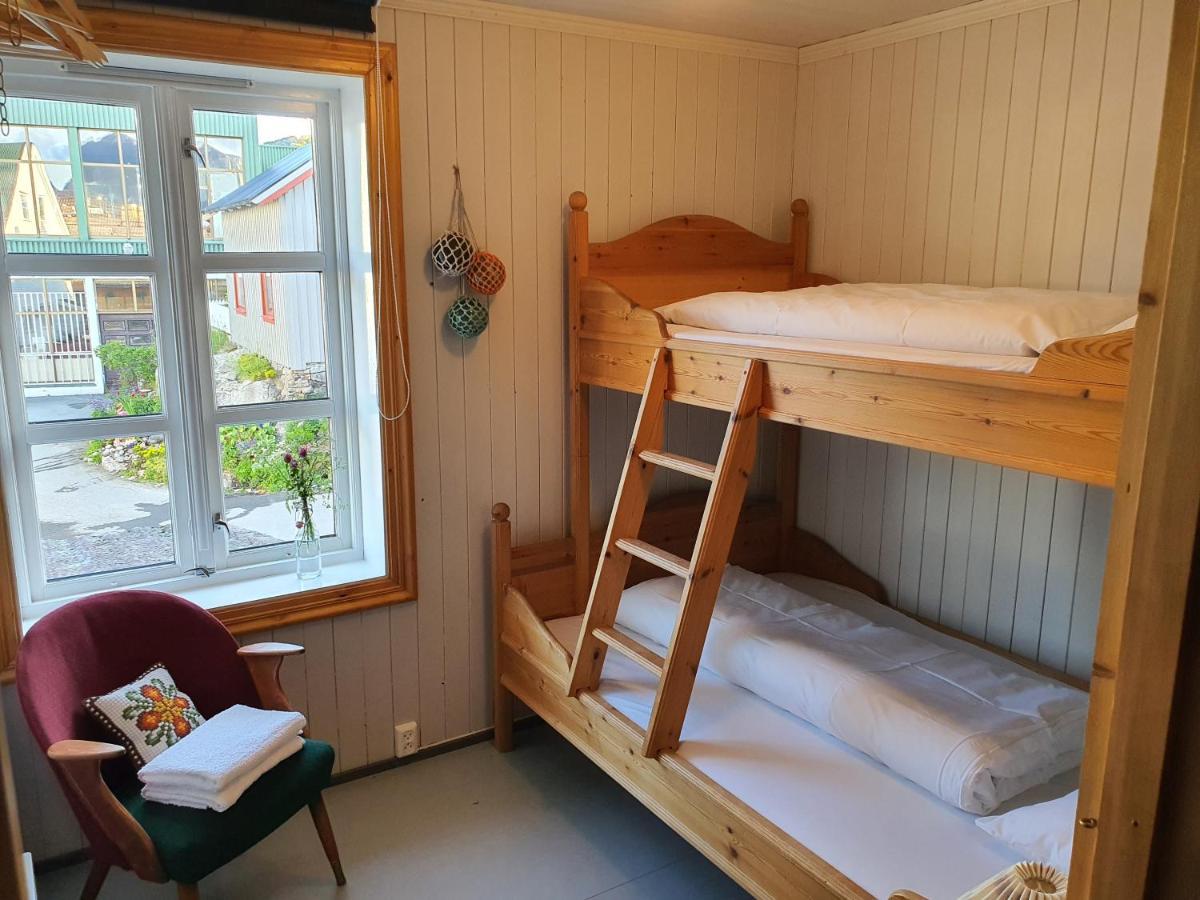 Heimbrygga Restaurant & Accommodation Skrova Экстерьер фото
