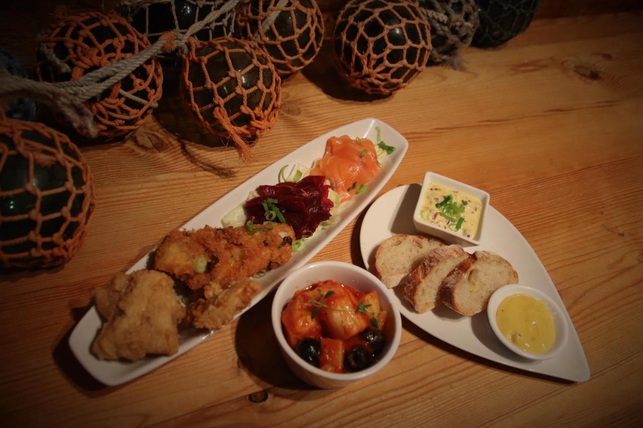 Heimbrygga Restaurant & Accommodation Skrova Экстерьер фото