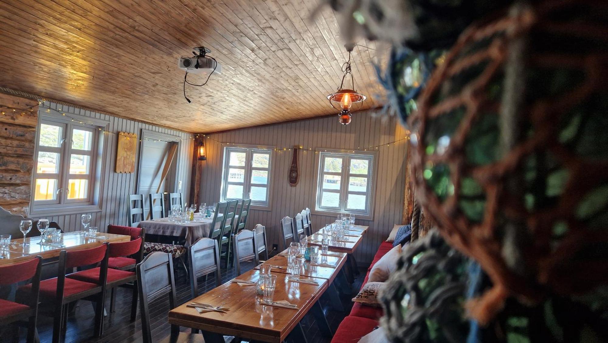 Heimbrygga Restaurant & Accommodation Skrova Экстерьер фото
